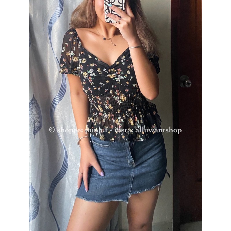 Chân váy và Áo TIMING set có bán lẻ