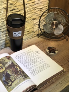 Quai Vải: M.O.L Cup holder