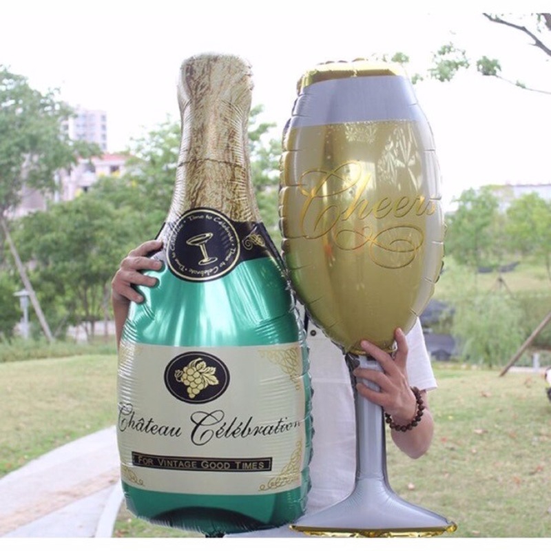 Bong bóng kiểu chai rượu sâm banh trang trí tiệc cưới sinh nhật độc đáo