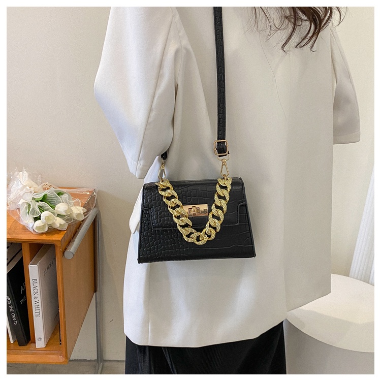 Túi Xách Đeo Vai Hình Vuông Nhỏ Cầm Tay Họa Tiết Da Cá Sấu Có Dây Xích Đa Năng Đơn Giản Và