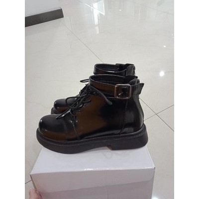 Giày cao cổ da bóng quai cổ chân