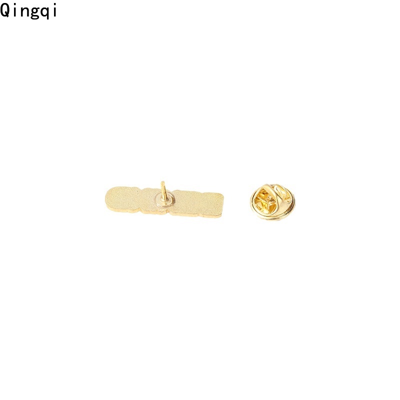 Ghim cài áo Miss Zoe tráng men khắc chữ tiếng anh ý nghĩa tùy chọn