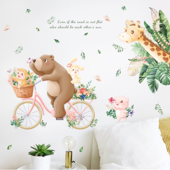Decal trang trí tường - Hươu cao cổ và chú gấu đạp xe