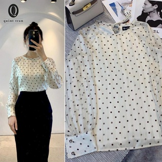 Sơ mi chấm bi tay raglan
