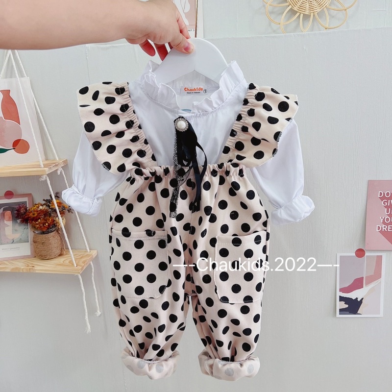 Set yếm nhung bi kèm áo cho bé gái