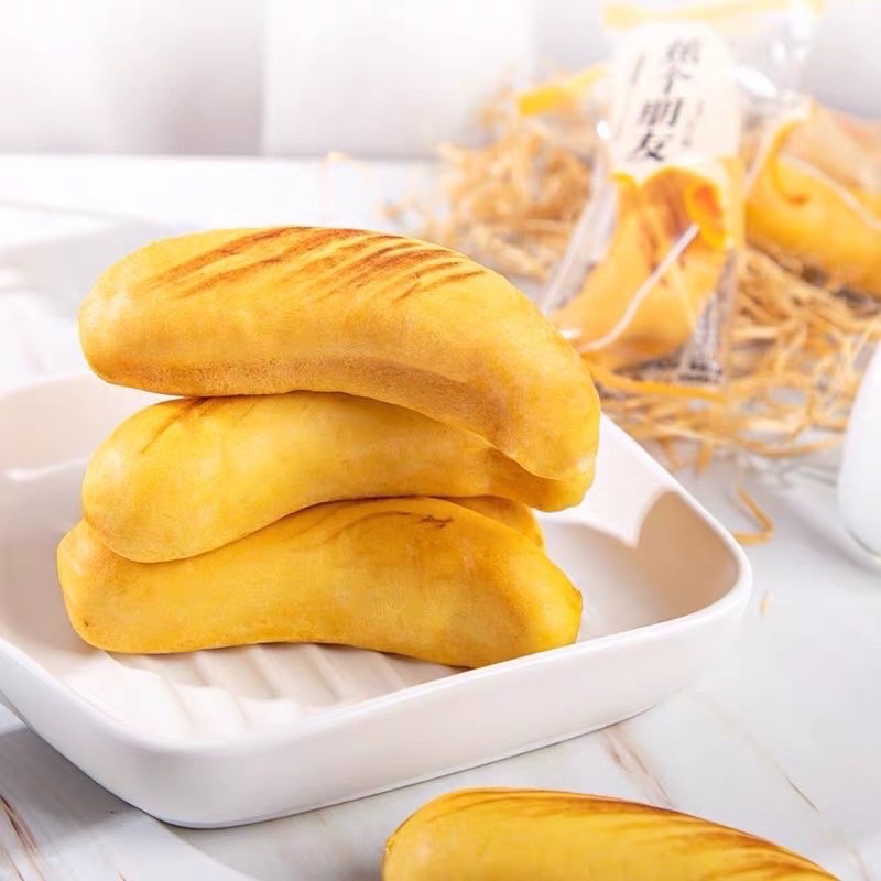 HOT- 1 cái bánh bông lan chuối lột có nhân kem cái 40gam nhiều hãng
