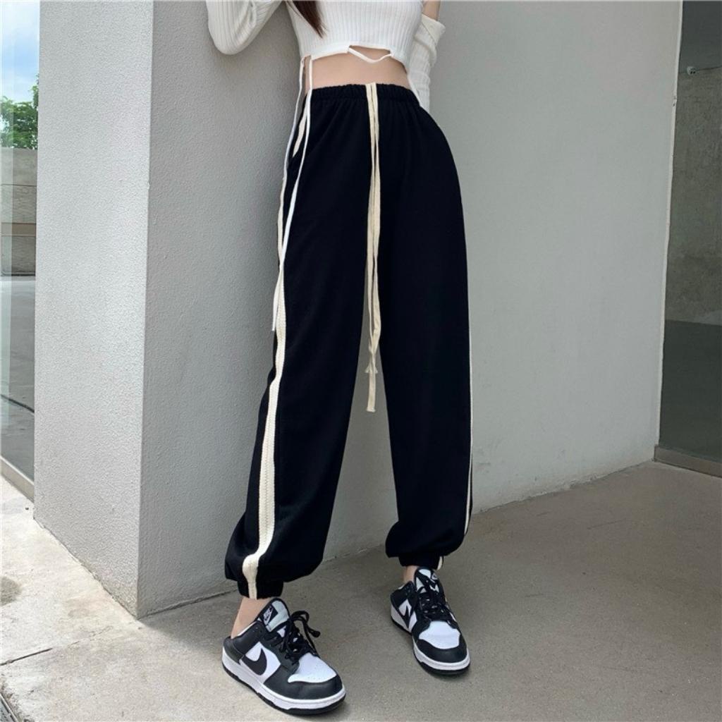 Quần jogger nữ boom gấu nỉ tăm phối sọc | BigBuy360 - bigbuy360.vn