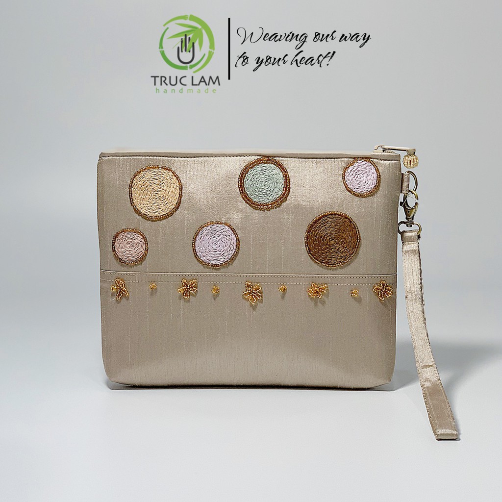 Ví Đựng Ipad Clutch Cầm Tay Hoạt Tiết Thêu Hình Tròn Đính Hạt Cườm Vải Tafta Cỡ Bé - Trúc Lâm Handmade