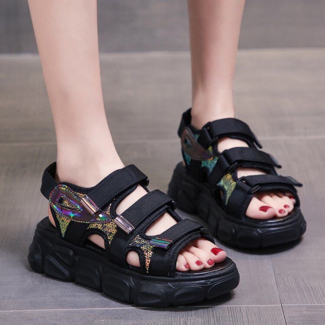 Giày sandal ulzzang đen tuyền cá tính hot nhất 2020