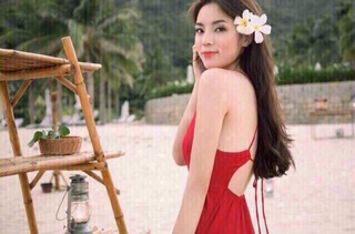 HOA SỨ CÀI TÓC XINH LUNG LINH