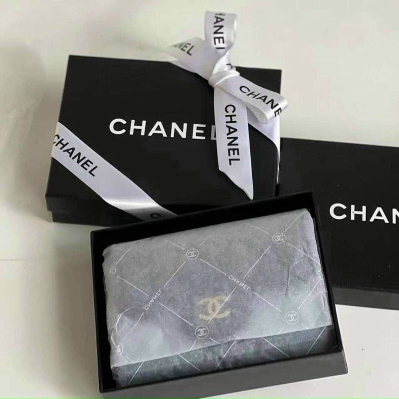 TNS-Ví ngắn cầm tay chần ô trám siêu hot Gift box-chất da cao cấp-màu đen khoá logo sang chảnh
