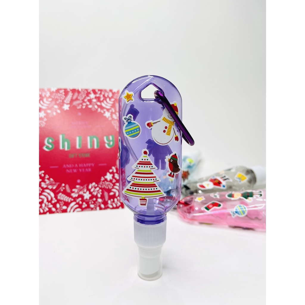 Bình xịt bầu dục 50ml tặng kèm sticker noel và móc treo tiện dụng
