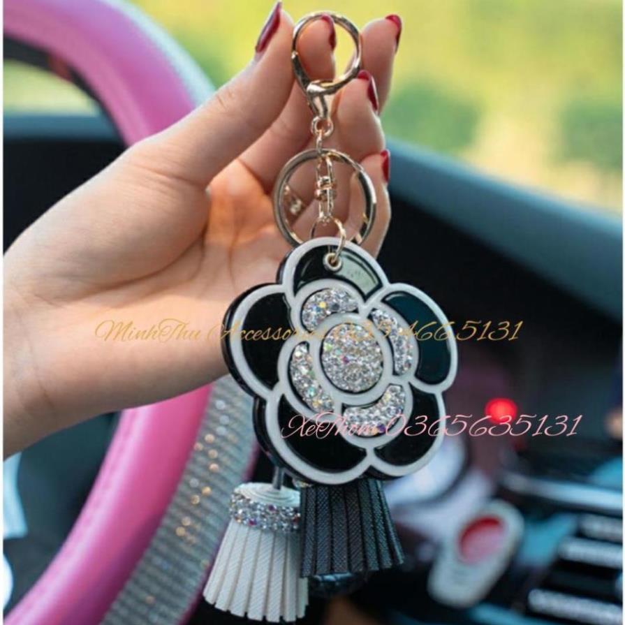 Trang Trí Ô Tô Móc Khóa Xe Hơi Đính Đá Hình Hoa Trà Cao Cấp