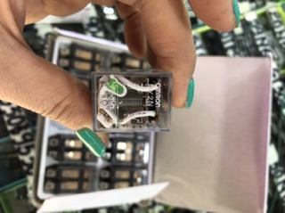 2 chiếc Rơ le 8 chân to , 14 chân Omrom