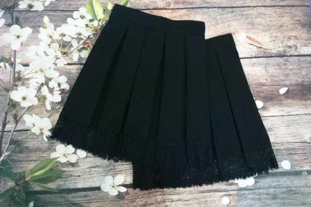 Chân váy xếp ly phối ren
