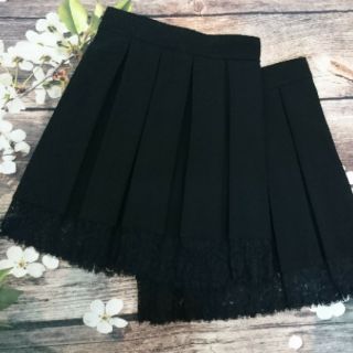 Chân váy xếp ly phối ren