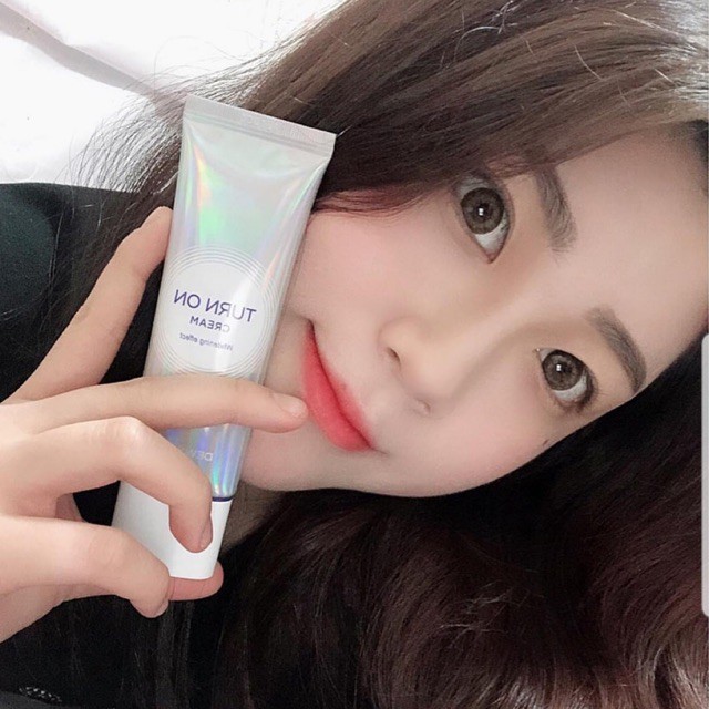 Kem trang điểm dưỡng da Turn On Cream DewyCel HQ | BigBuy360 - bigbuy360.vn