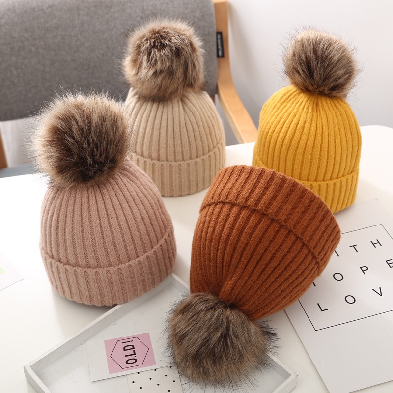 Mũ beanie dệt kim đính quả cầu lông dễ thương cho bé
