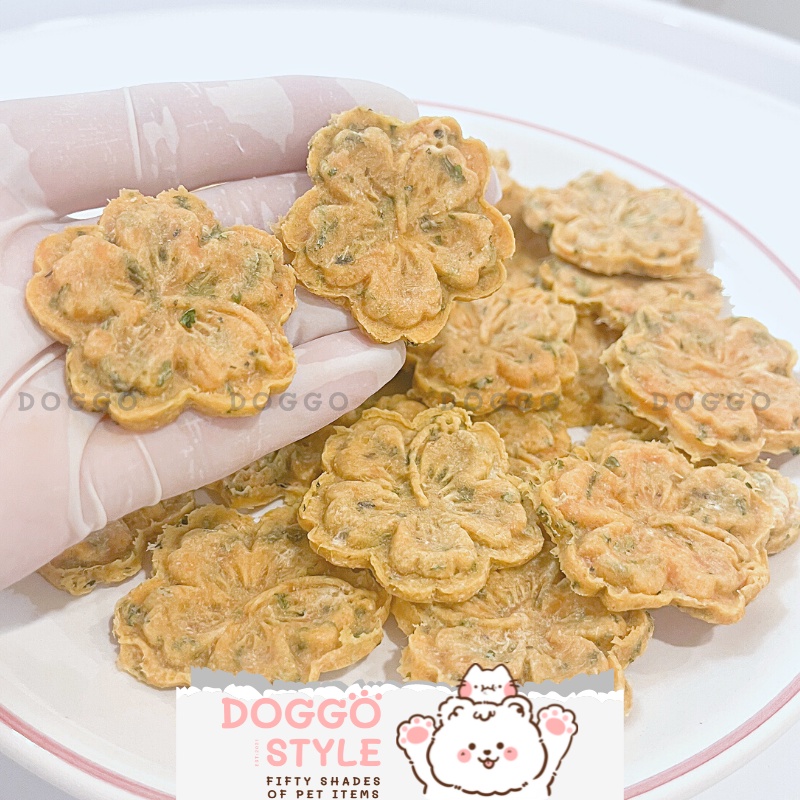 Treat Bánh Thưởng Cho Chó Bánh Gà Và Rau Sấy Khô DOGGO Homemade Hỗ Trợ Tiêu Hóa Và Hôi Miệng Không Chất Bảo Quản 50G