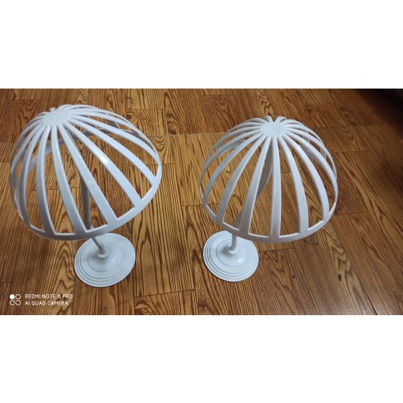 Giá treo trưng bày mũ người lớn, trẻ em bằng nhựa phối viền ren xinh xắn - mắc treo mũ