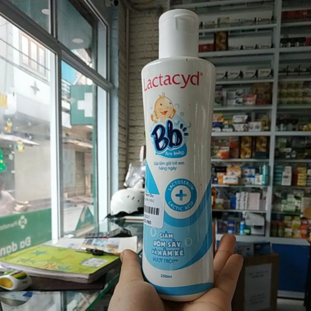 Sữa tắm Lactacyd BB 250ml cho bé