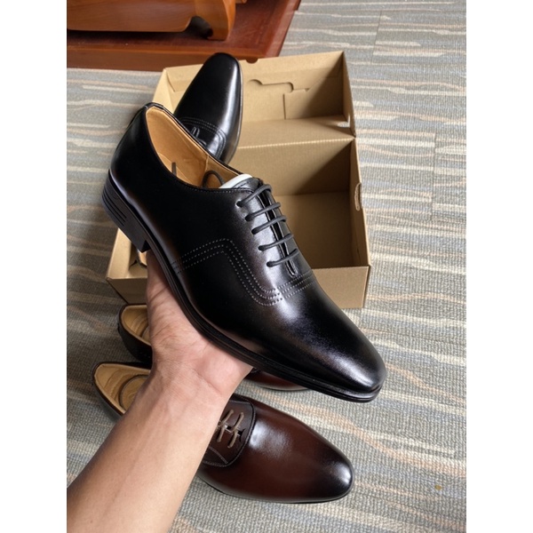 Giày Tây da bò hiệu Clarks