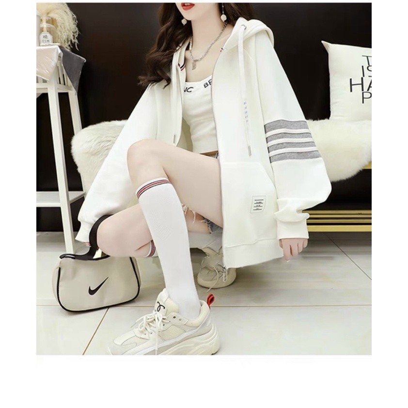 Áo khoác nữ phối 3 sọc cánh tay nỉ bông kiểu dáng thể thao form rộng UT [NewUnisex]