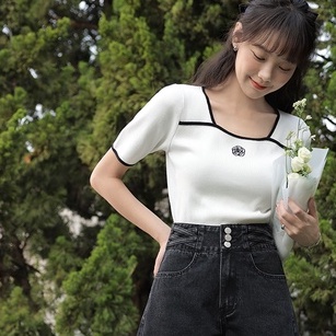 Áo dệt kim ZHELIHANGFEI ngắn tay cổ vuông thêu họa tiết xinh xắn