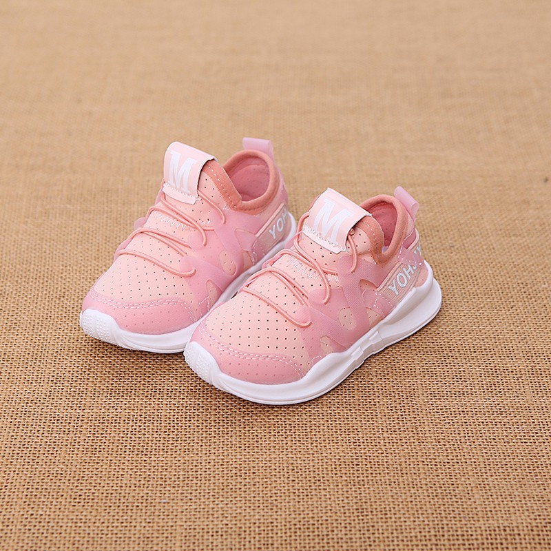 Giày thể thao êm chân, thoáng khí và thời trang cho bé