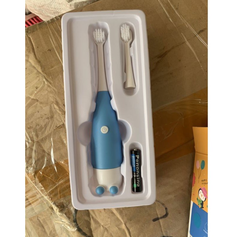 Bàn chải đánh răng tự động cho bé sài pin, tay cầm chắc chắn thích hợp cho bé