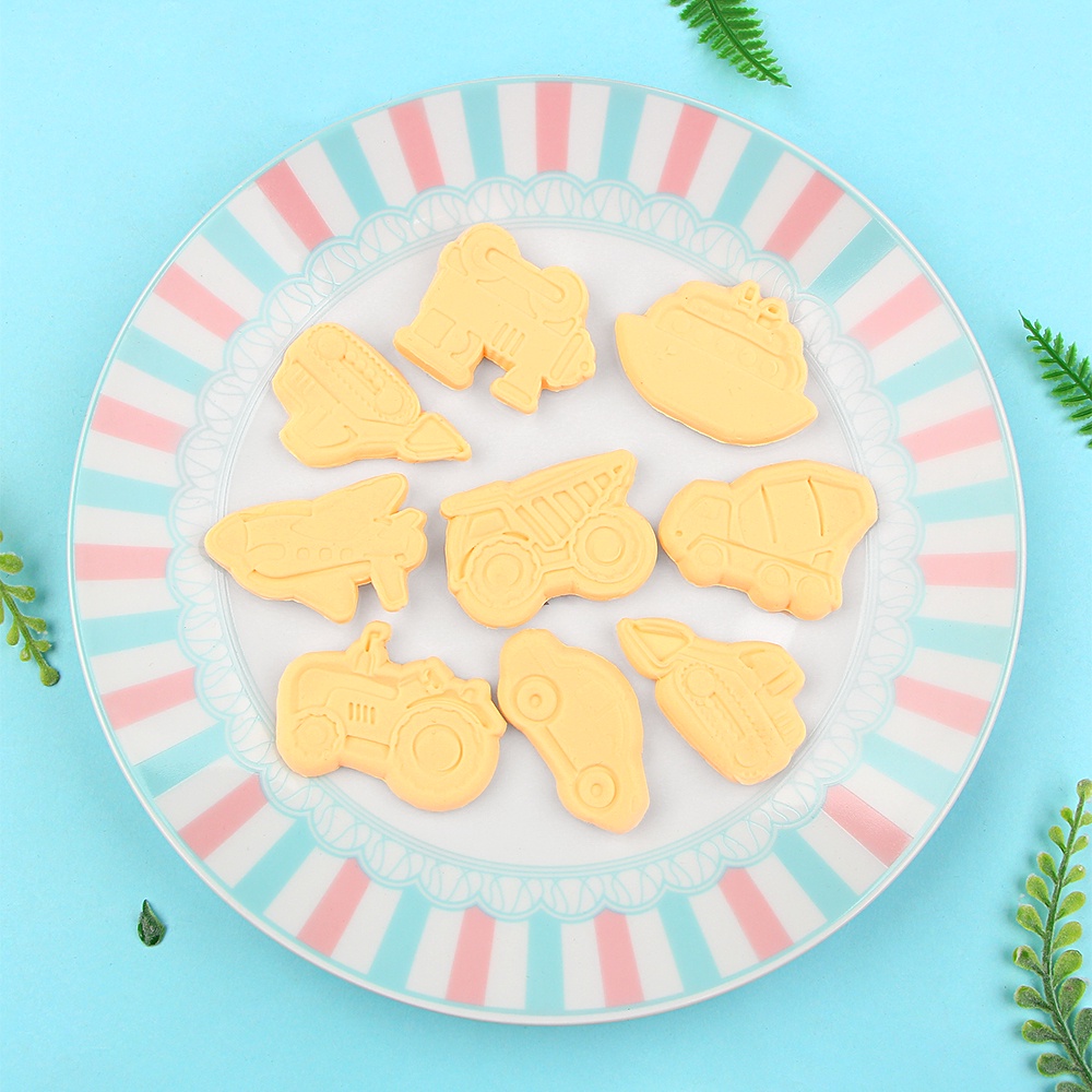 Set 4 Khuôn Cắt Bánh Quy Tạo Hình Xe 3D Sáng Tạo