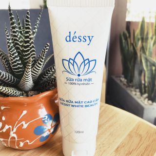 Rửa mặt Dessy ( Cung cấp độ ẩm và giúp làm sáng da)