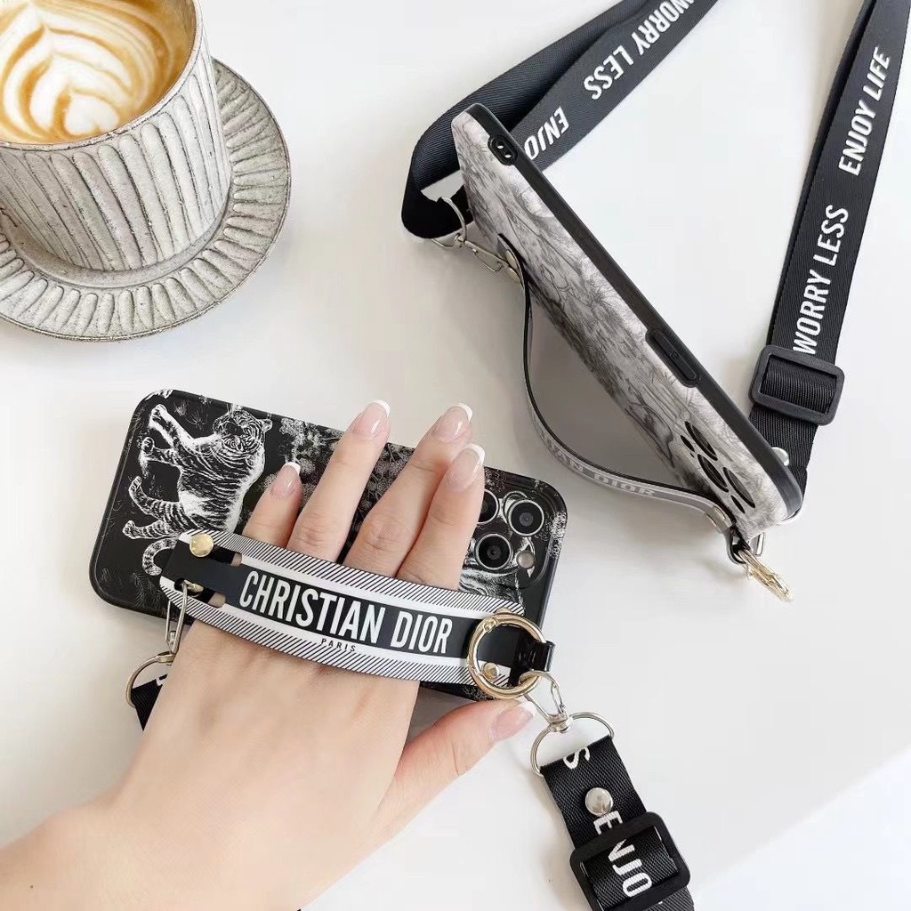 Dior retro pattern wristband phone case dior lanyard big name bracket case case thích hợp cho iphone 13 12 11 14 pro max