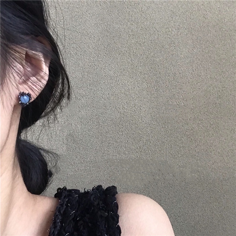 Khuyên Tai Hình Trái Tim Phong Cách Retro Thời Trang Mới 2022