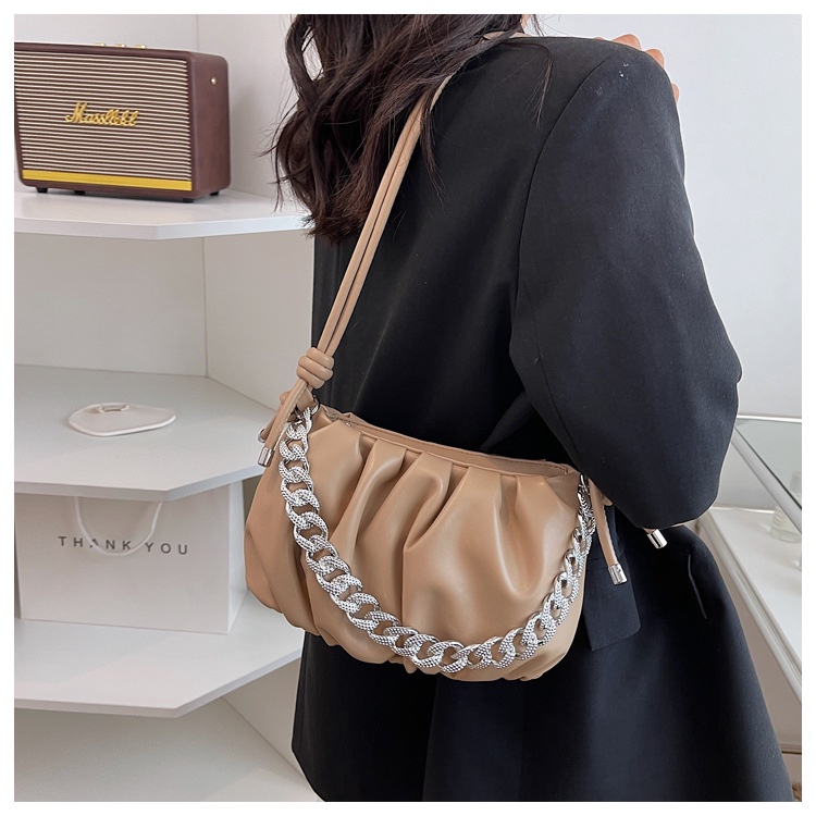 Túi đeo vai IELGY hình đám mây phối dây xích thời trang cho nữ