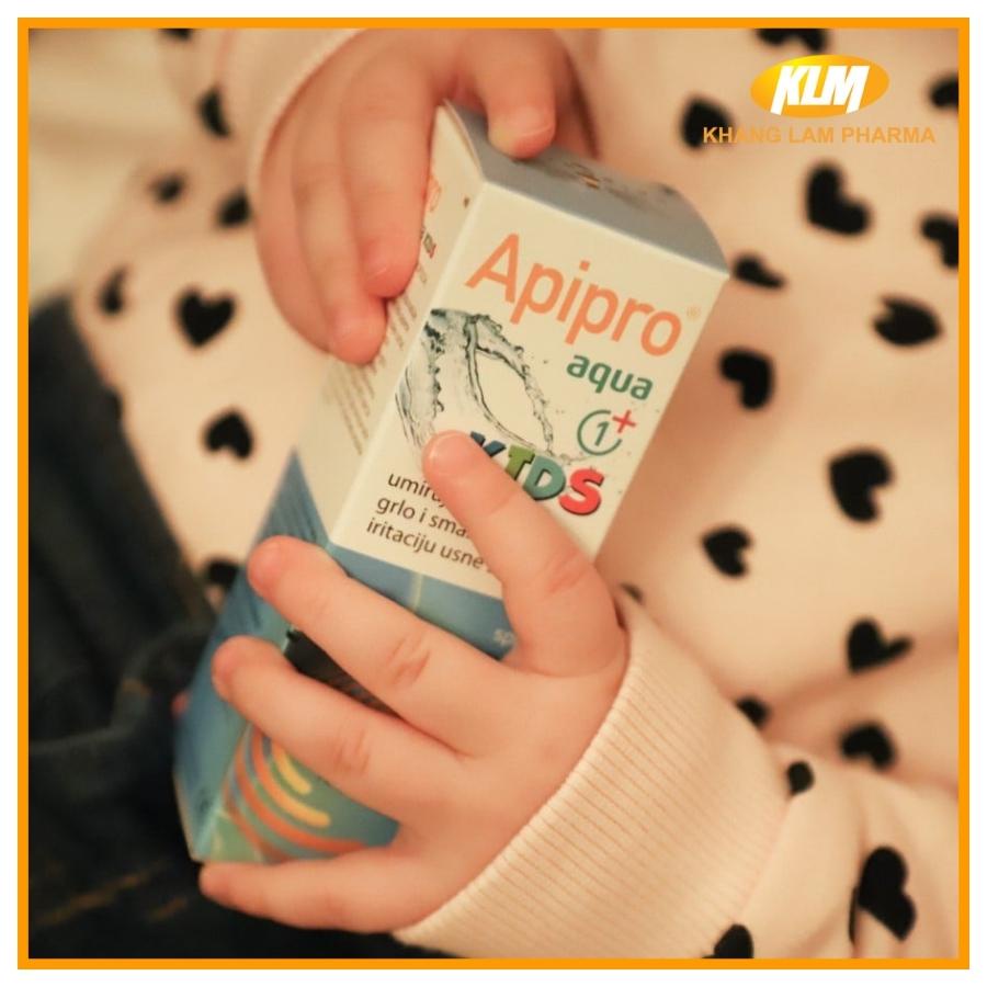 Xịt Họng Keo Ong Apipro Kids 1+ Apipharma giúp giảm ho, kháng khuẩn, nhập khẩu Châu Âu cho trẻ từ 1 tuổi
