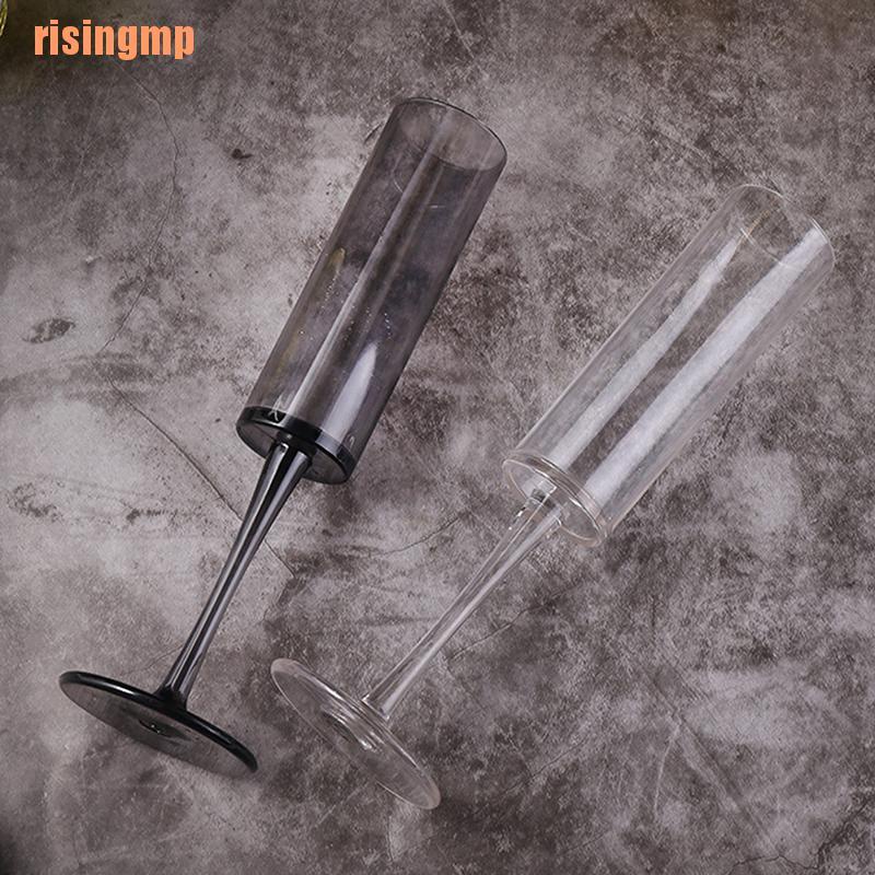1 ly uống rượu bằng nhựa trong suốt có thể tái sử dụng