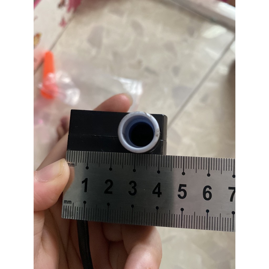Bơm quạt hơi nước 8W sử dụng cho các dòng quạt hơi nước có đường kính ống dẩn nước là 12-12,5mm