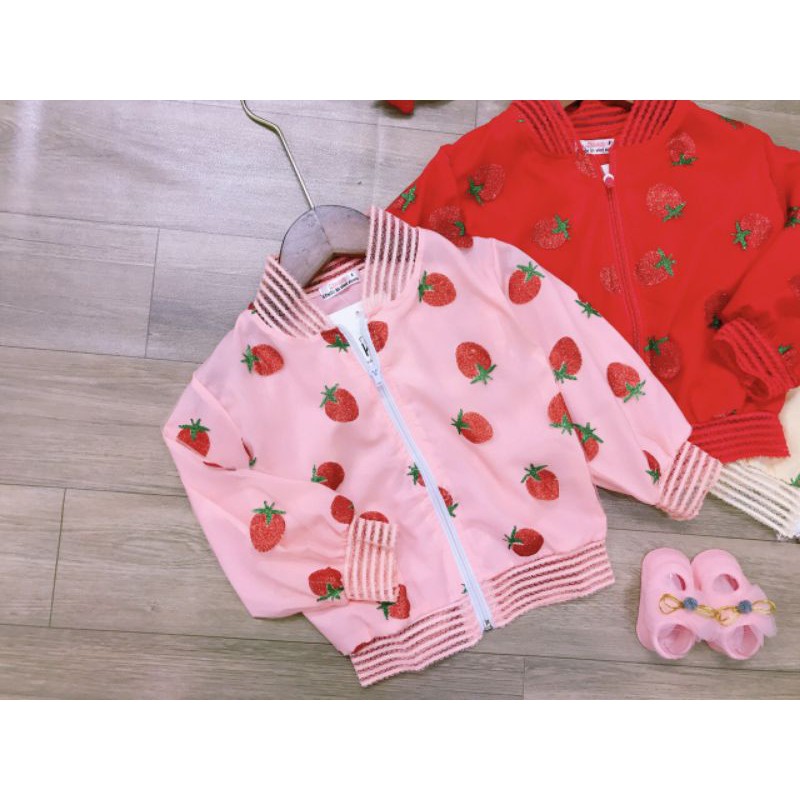 Áo khoác nhẹ cho bé gái 8-20kg, mẫu dâu tây cho bé gái
