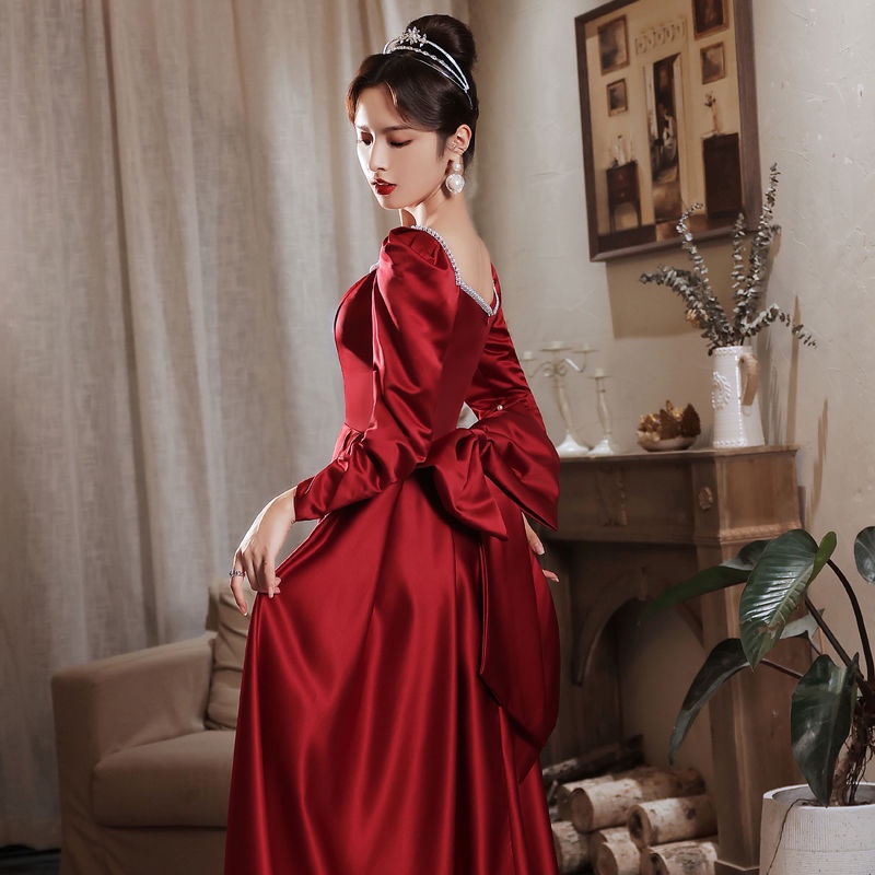 Đầm cưới dài tay thời trang 2022 cho cô dâu