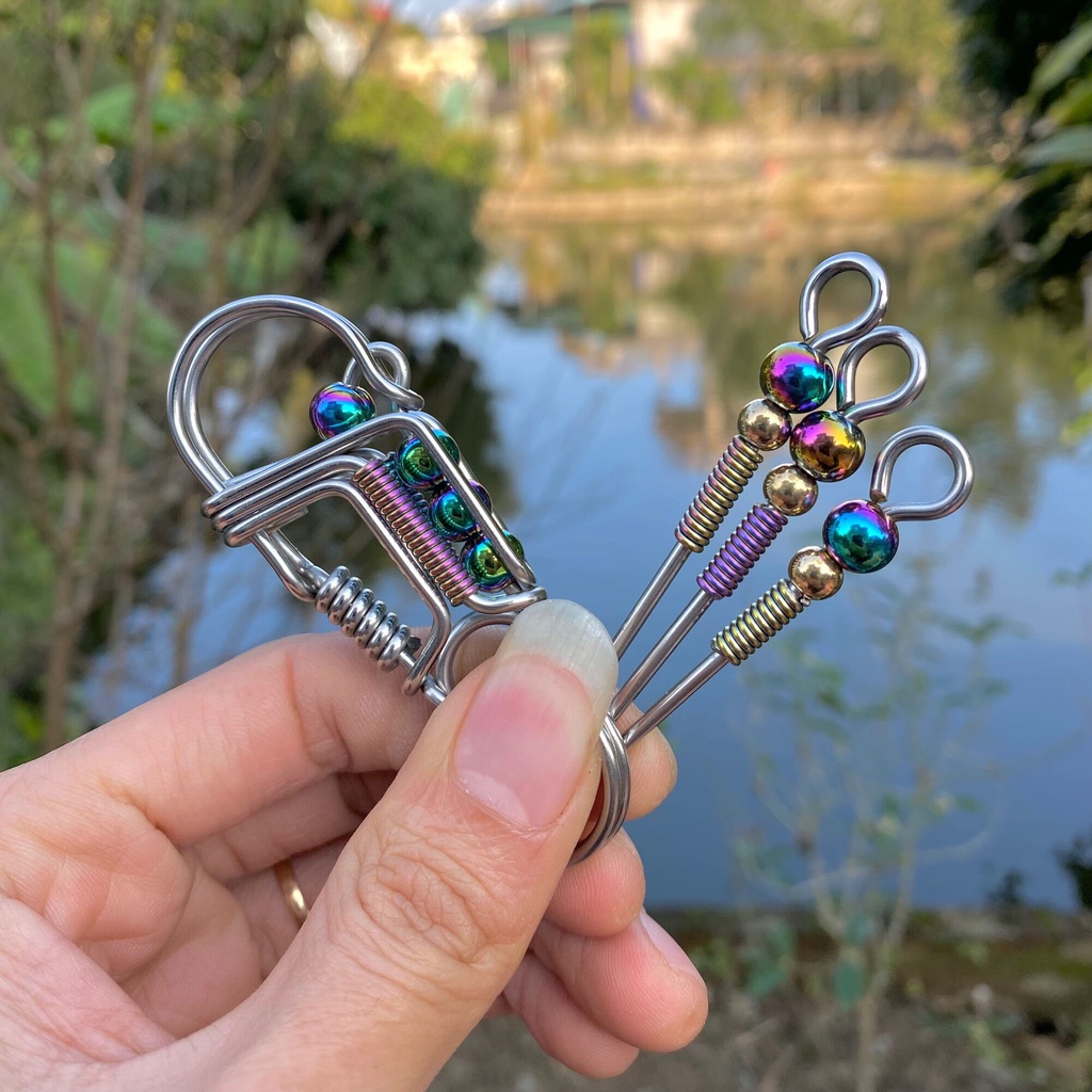 Móc ráy tai đã lên màu titan cực chất EDC simple