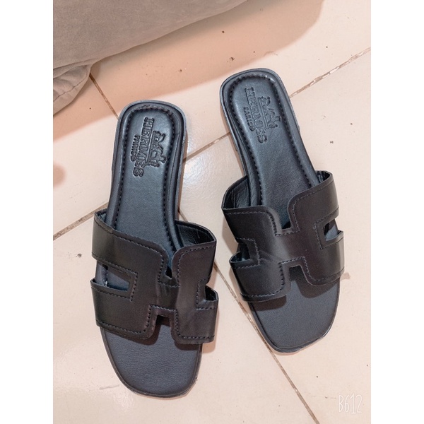 Dép H da trơn may viền đen, dép lê nữ đế thấp thời trang mũi vuông sang chảnh truyền thống