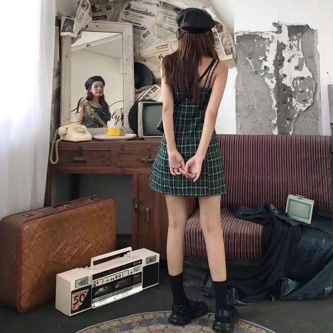 Váy kẻ sọc dễ thương cho phụ nữ thời trang