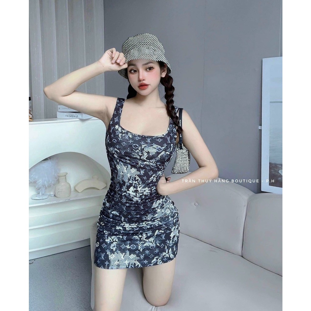 Đầm 2 dây ôm body in chữ hiệu eo vì thiên vân cực hot , chất thun lạnh mềm mềm mát