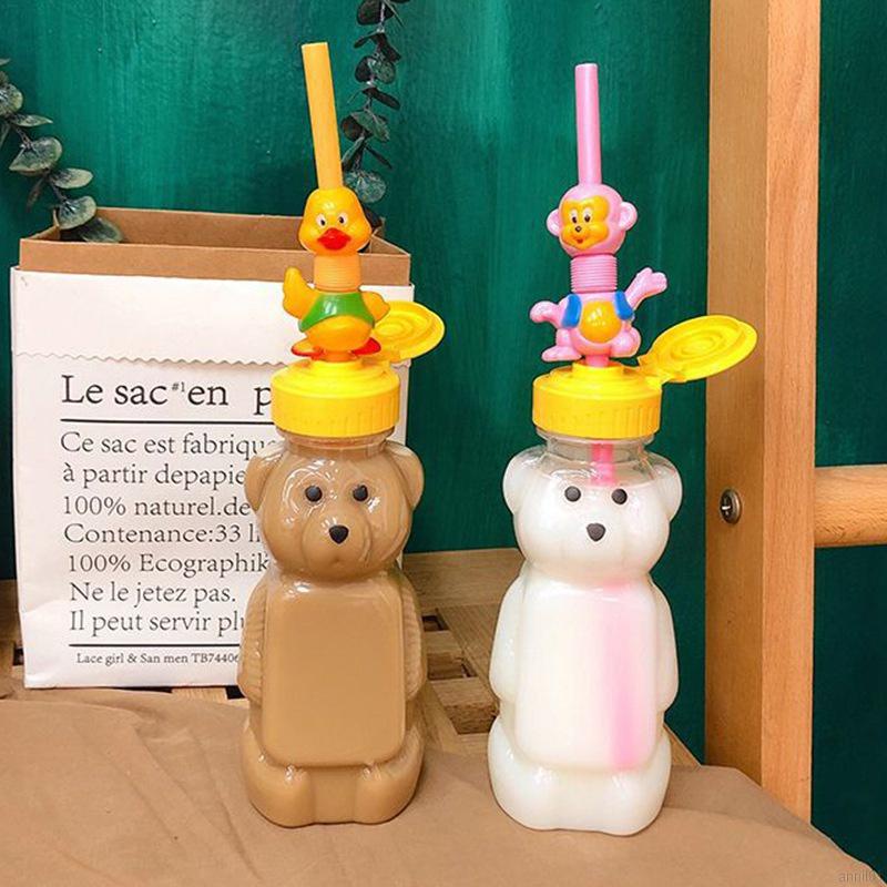 Bình Nước Nhựa Trong Suốt Họa Tiết Gấu Hoạt Hình Dễ Thương Có Ống Hút Cho Bé