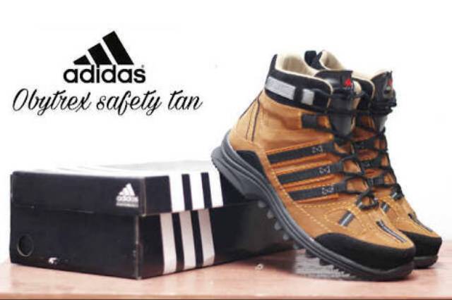 Giày Bốt Adidas An Toàn Chuyên Dụng Cho Leo Núi