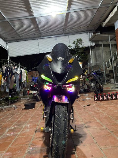 Mắt Cú R15v3 gắn như zin k cần chế cháo đục khoét