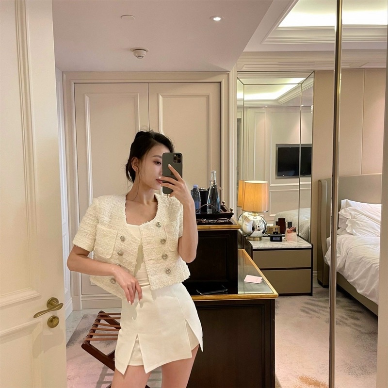 SET ÁO DẠ NÚT + CHÂN VÁY TRẮNG XẺ