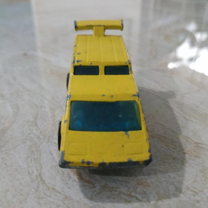 Hotwheels Bộ Bàn Ủi Treo Tường Màu Vàng Đen Kiểu Hồng Kông Cổ Điển