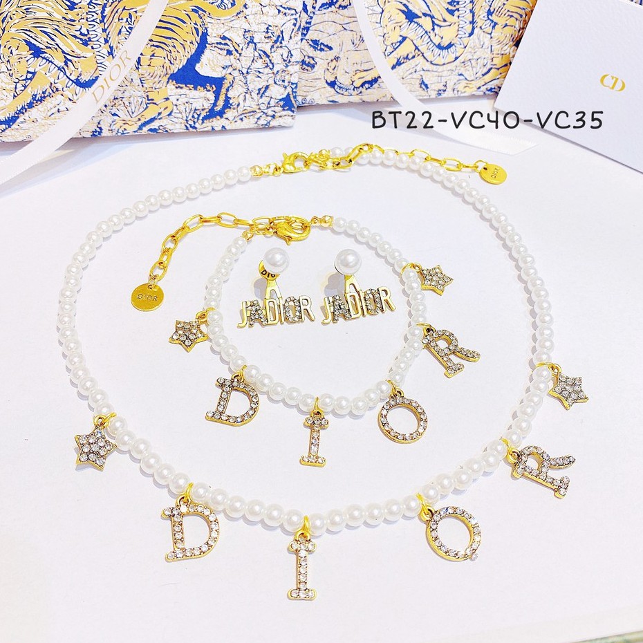 Set vòng cổ - vòng tay - bông tai ngọc trai giả kèm chữ D-I- O-R thanh lịch thời trang dành cho nữ